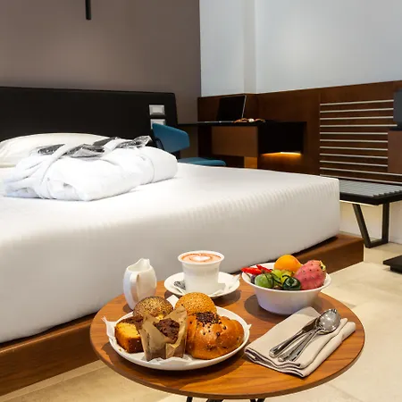ザ コーナー ドゥオーモ 4* ミラノ