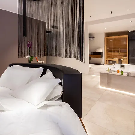 Otel The Corner Duomo 4*