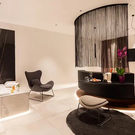 The Corner Duomo Otel 4*