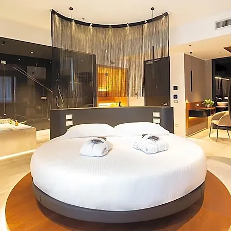 The Corner Duomo Hotel 4*