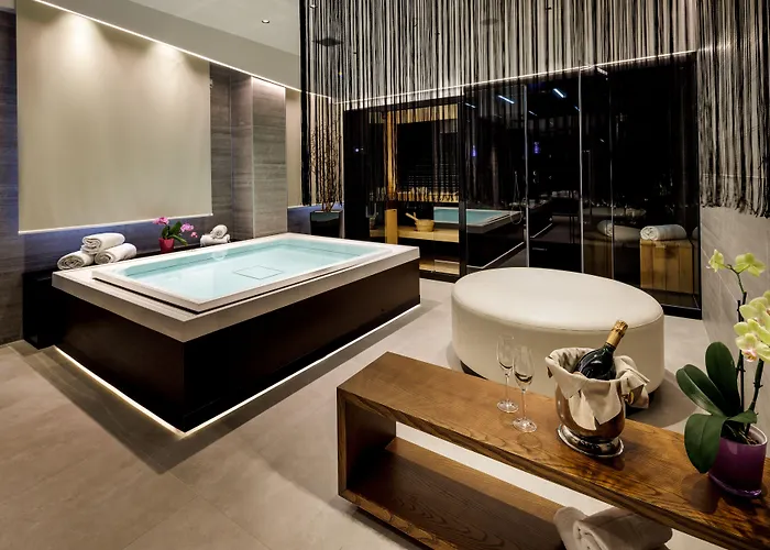 Отель The Corner Duomo