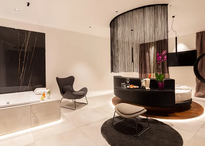 The Corner Duomo Отель 4*