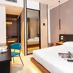 ذا كورنر دومو 4*