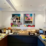 ذا كورنر دومو 4* ميلان