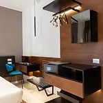 ذا كورنر دومو 4* ميلان