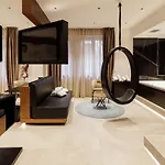 ذا كورنر دومو فندق ميلان