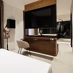 فندق ذا كورنر دومو