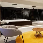 ذا كورنر دومو 4*