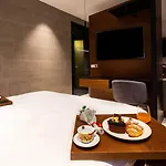ذا كورنر دومو 4* ميلان