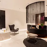 ذا كورنر دومو فندق 4*